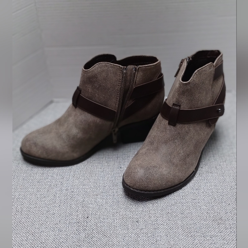 Soda Girl's Ankle Boots Sz 2